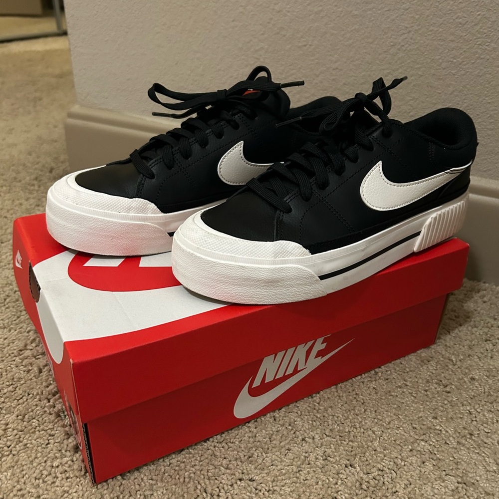 Nike court legacy